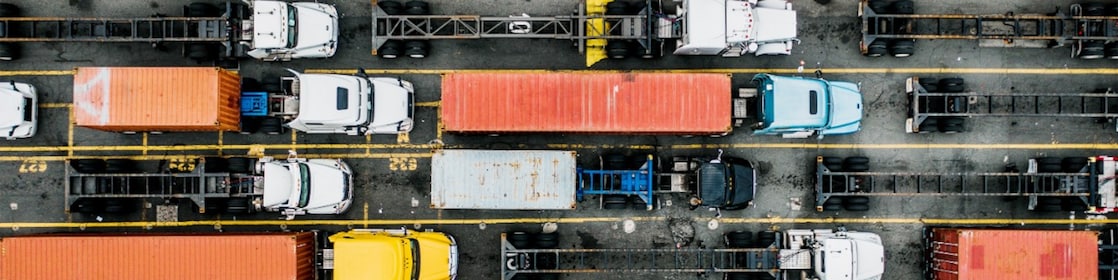 Trafic routier circulant sur route