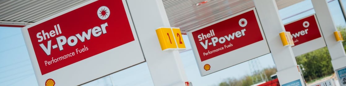Shell station met Shell V-Power borden
