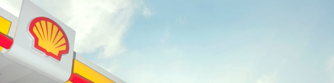Het schelpvormige logo van Shell op een verkooppunt