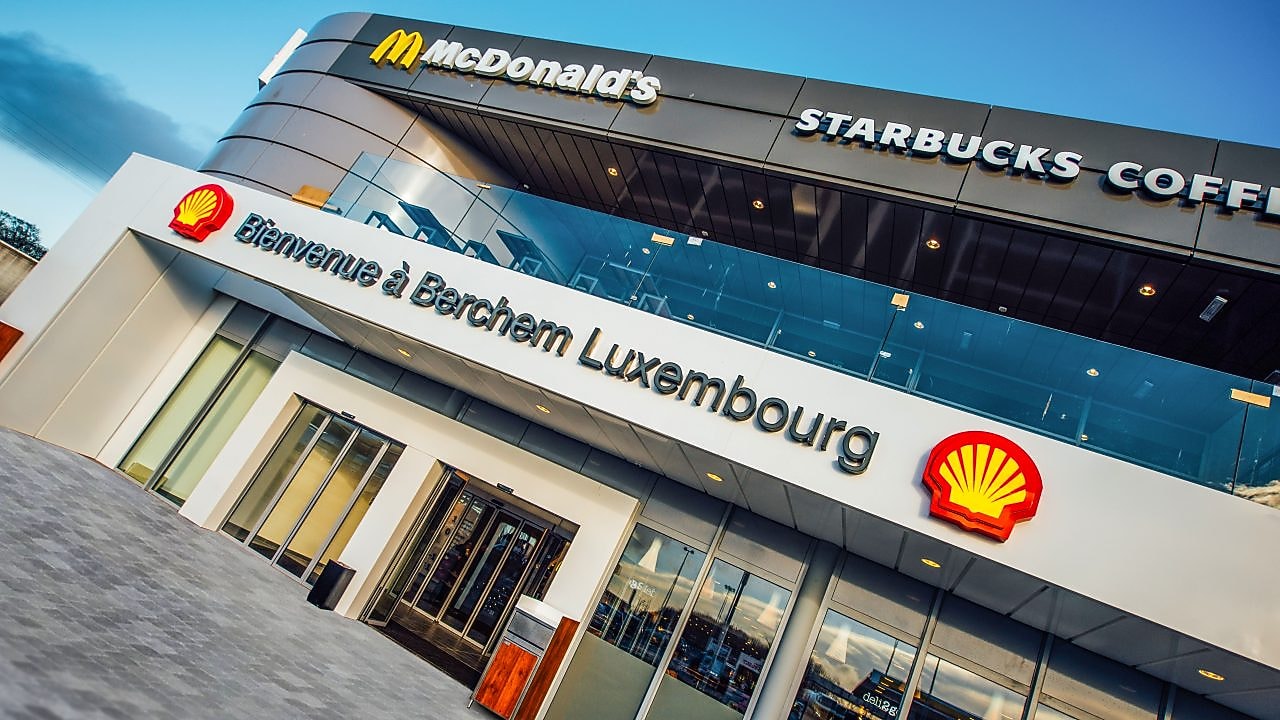 Shell Berchem including Starbucks and McDonalds