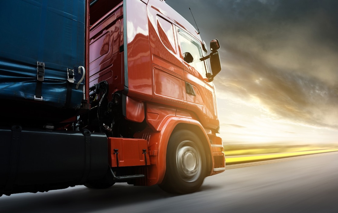 Rode truck onderweg