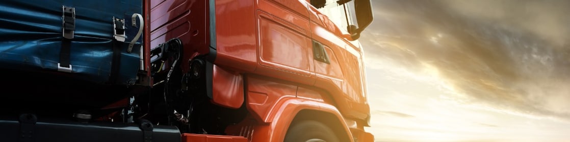 Rode truck onderweg