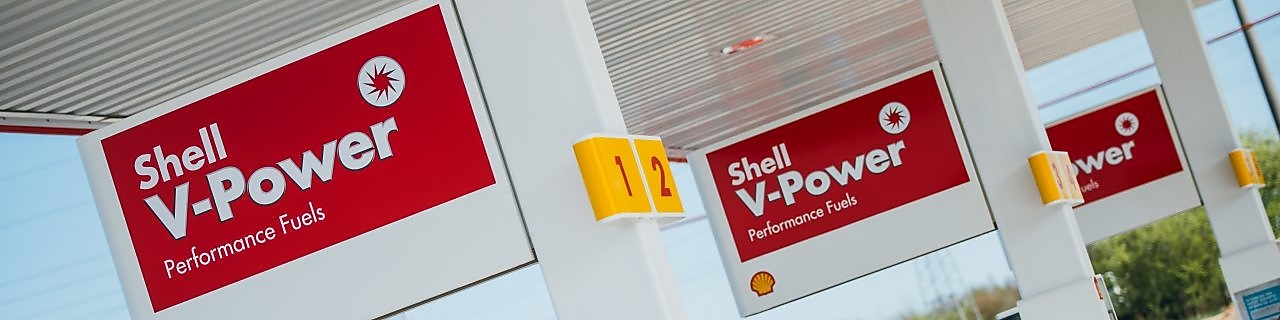 Shell station met Shell V-Power borden