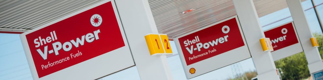 Shell station met Shell V-Power borden