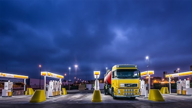 truck-at-shell-station