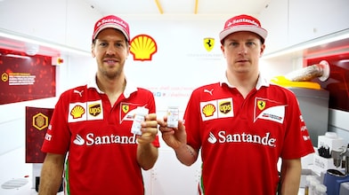 Sebastian Vettel en Kimi Raikkonen promoten shell v-power