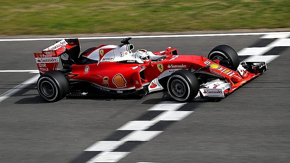 Sebastian Vettel en Kimi Raikkonen promoten shell v-power